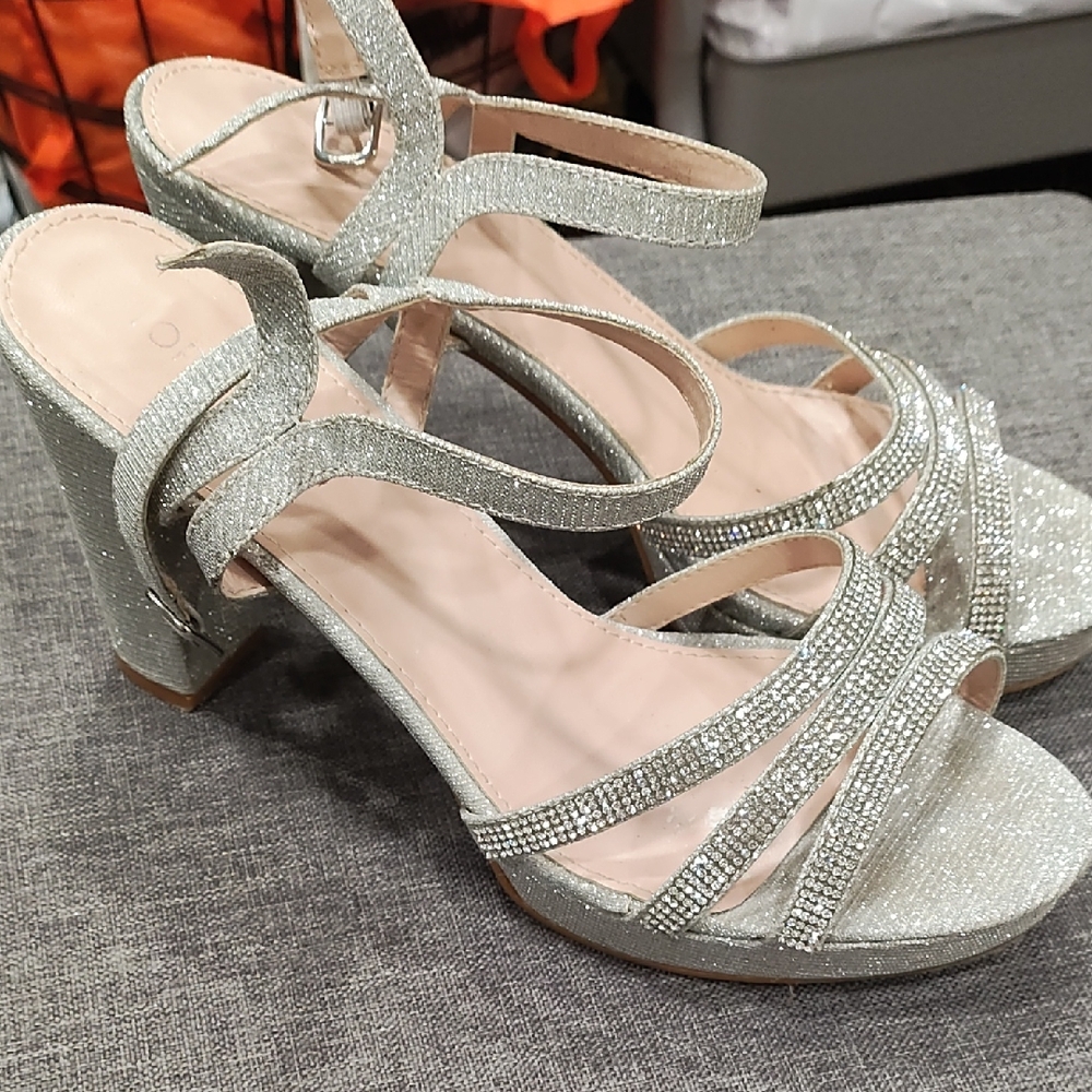 TOP Moda Glittering Silver Strappy Heels